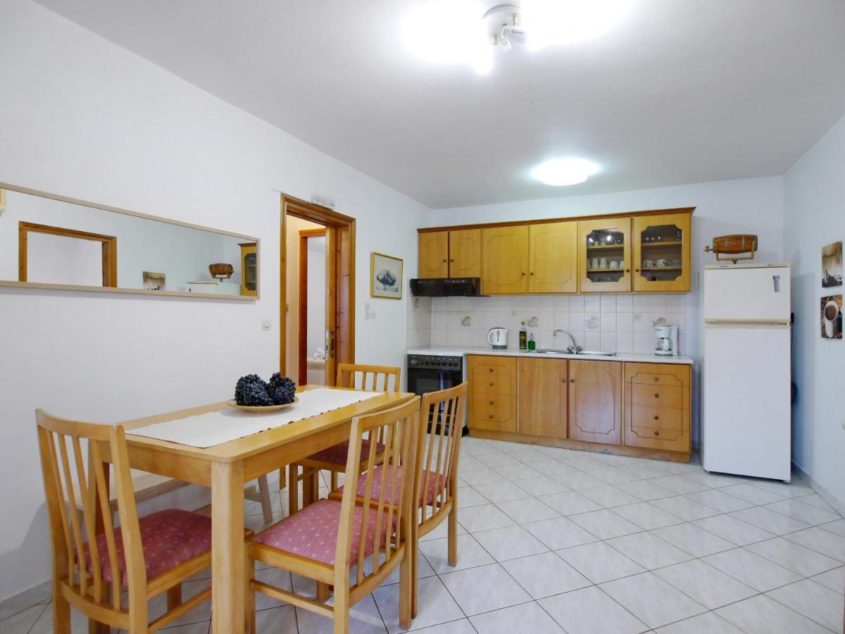 Rouladina Apartments Stalos Exterior photo