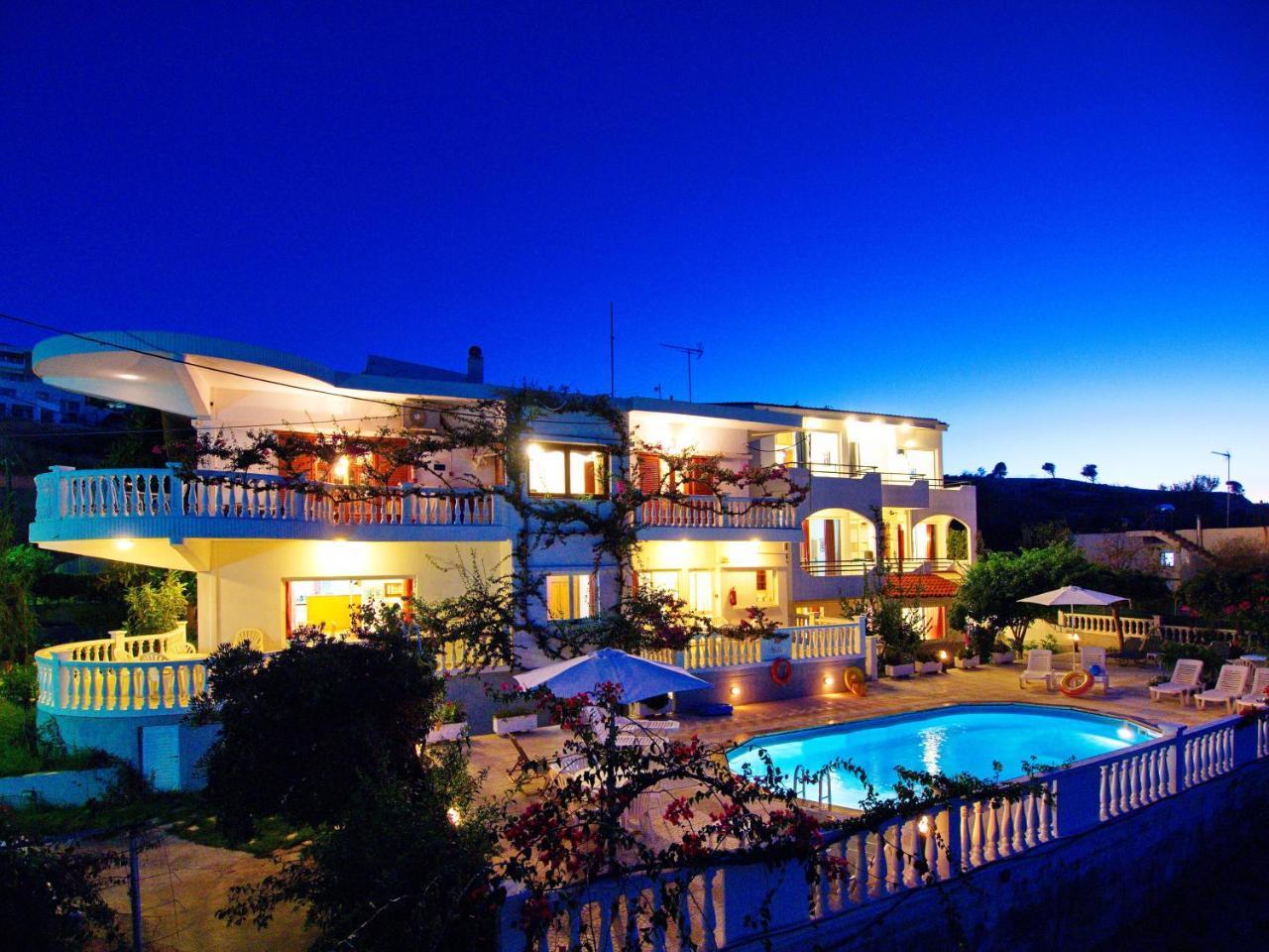 Rouladina Apartments Stalos Exterior photo